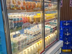 面包甜点陈列柜-一鸣真鲜奶吧(巴黎都市奶吧店)