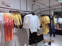 -URBAN REVIVO(欢乐海岸购物中心店)