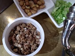 -左庭右院鲜牛肉火锅(金山万达店)