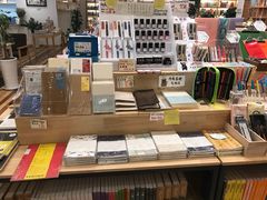 -猫的天空之城概念书店(印象城购物中心店)