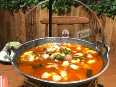 -老滇山寨•云南特色菜•地方菜•民族风情歌舞表演(金碧店)