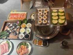 -围炉肉舍•炭烤活鳗•丹东海鲜烤肉(步行街店)