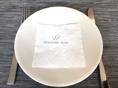 -WOLFGANG PUCK KITCHEN & BAR(迪士尼小镇店)