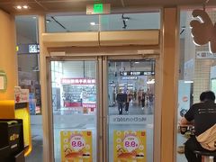 -麦当劳(轻轨曹杨路店)