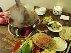 -洞庭洲·防空洞火锅·烧烤·铜锅涮肉(新百广场店)