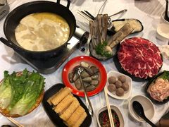 -鲜入围煮花胶鸡海鲜火锅