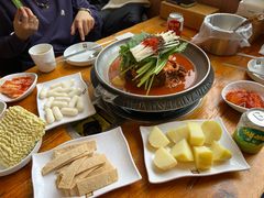 -喇喇排骨火锅·传统韩式脊骨汤(望京西园总店)