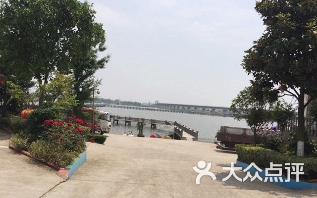 地址(位置,怎么去,怎么走):  荆州荆州市荆州区小北门外庙湖渔场