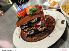 -W COLLECTIVE  DESSERT SHOP