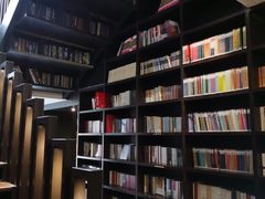 -钟书阁(松江泰晤士小镇店)