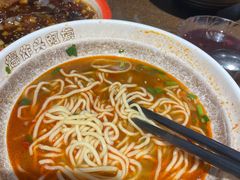 -爆炸头阿姨小四川正宗川味小吃(无任何分店)