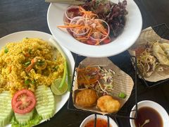 -J Daeng Seafood
