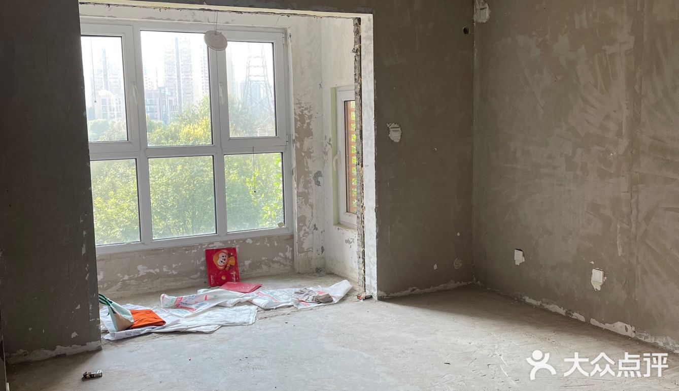 费用确实挺高的，业主刚买完房