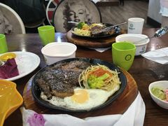 -皇品世家牛排(七一路店)