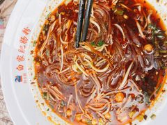 招牌酸辣粉-钟方模白家肥肠粉(春熙店)