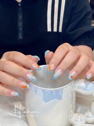 -花岐款式专研健康美甲沙龙