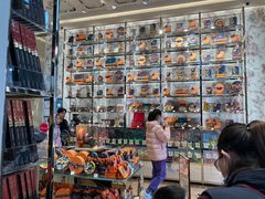 -VENCHI 闻绮(上海佛罗伦萨小镇店)