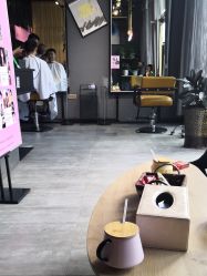 -MOVAN  HAIR莫凡匠人发型屋