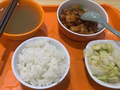 辣椒炒鸡丁-梅园食堂