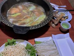 -茸梅路右拐龙虾-农家菜(松江店)