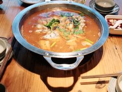 -野山舂·贵州现舂酸汤火锅(鸿通城店)