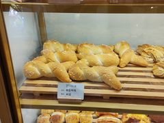 -提亚烘焙·手作面包·生日蛋糕(七星店)