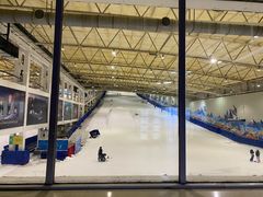 -乔波室内滑雪场