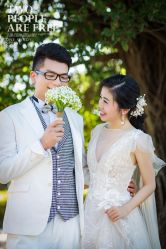 -现代经典婚纱摄影