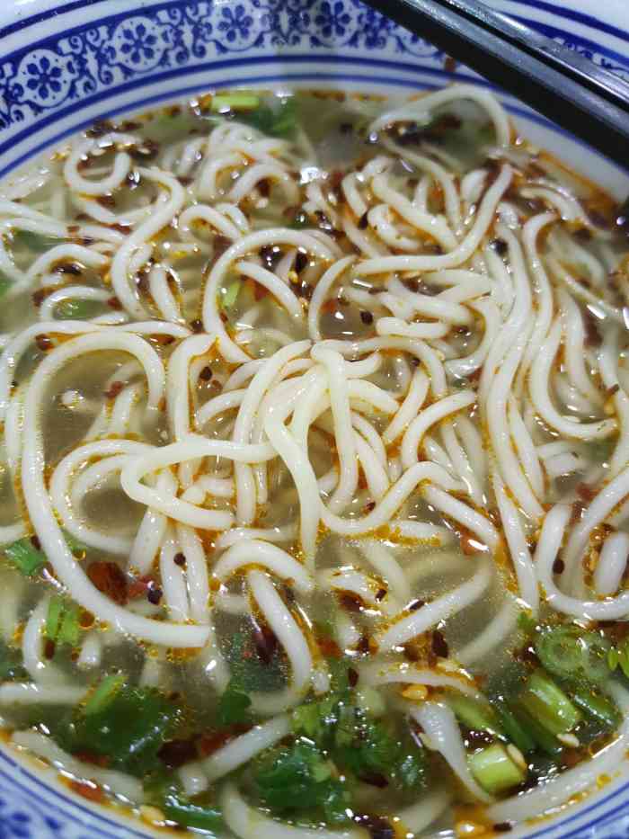 打分    /人 论三江源牛肉面的吸引力,竟然好几天之前就想吃!什么病!