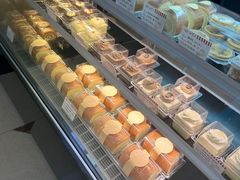 -红宝石·鲜奶小方·海派西点房(金杨店)