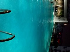 无边泳池-广州天河希尔顿酒店