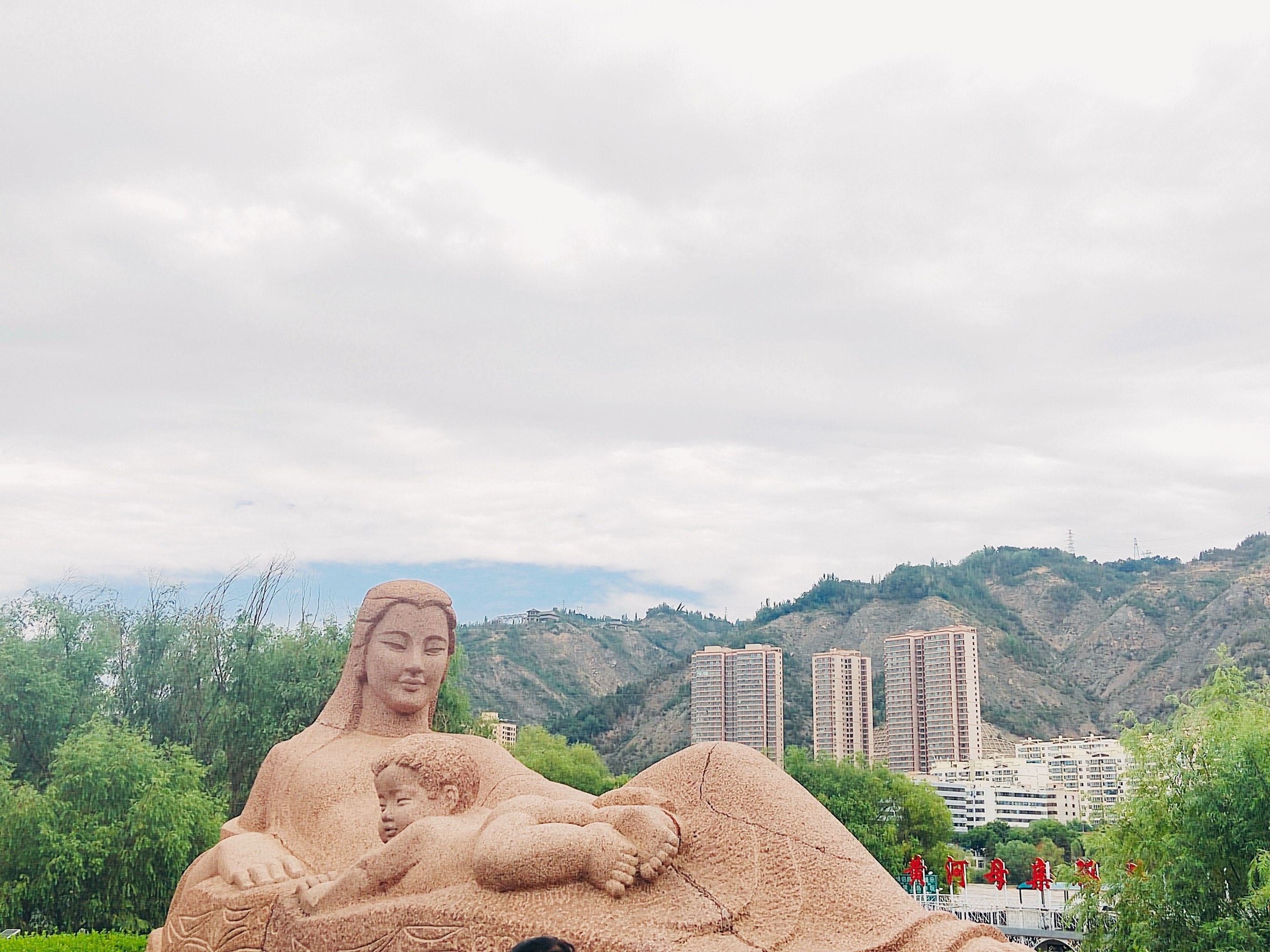 青铜峡黄河女神像是谁图片