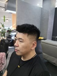 -老肖男士理发店