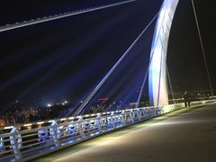 -南京眼步行桥