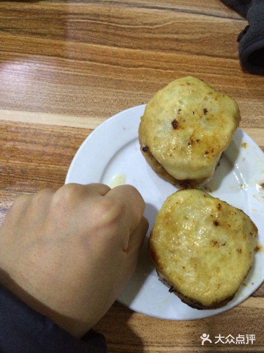 宝瑞门钉肉饼店门钉肉饼图片
