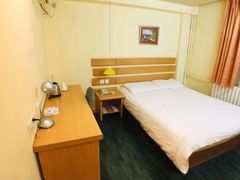 -如家酒店(青岛哈尔滨路万科城双山地铁站店)