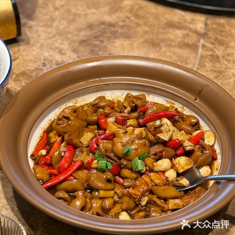 有烟火地方的“家宴”每道菜都是“原生态”的美味