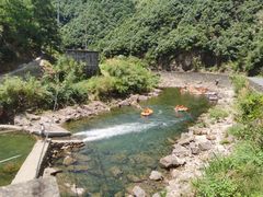 -安吉龙王山峡谷漂流