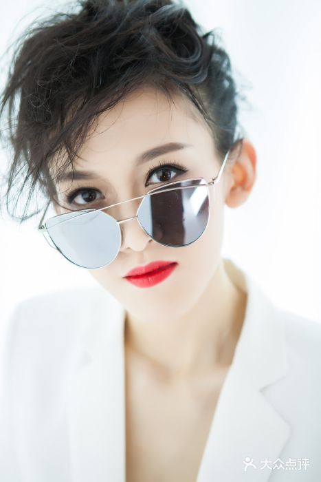 本真本色摄影图片