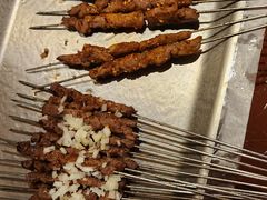 -三个大叔烤羊肉串·歌手驻唱·碳烤鲜肉(西三旗店)
