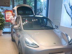 -TESLA 特斯拉(上海太古汇体验店)