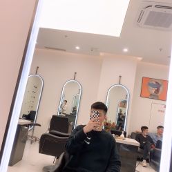 -侨治发型