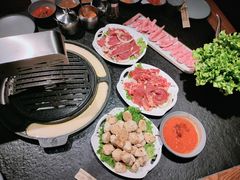 -七甲山烤肉(长白山奇石山珍根艺一条街店)