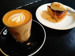 Flat&nbsp;white-black rainbow coffee