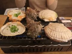 烤扇贝-矶丸水产(西新宿７丁目店)