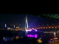 -屋顶顶城市·江景酒店-客房部