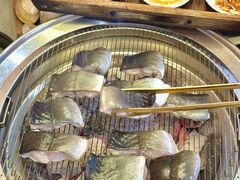 -围炉肉舍•炭烤活鳗•丹东海鲜烤肉(步行街店)