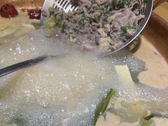 -洱火云南酸菜牛肉火锅(石景山当代商城店)