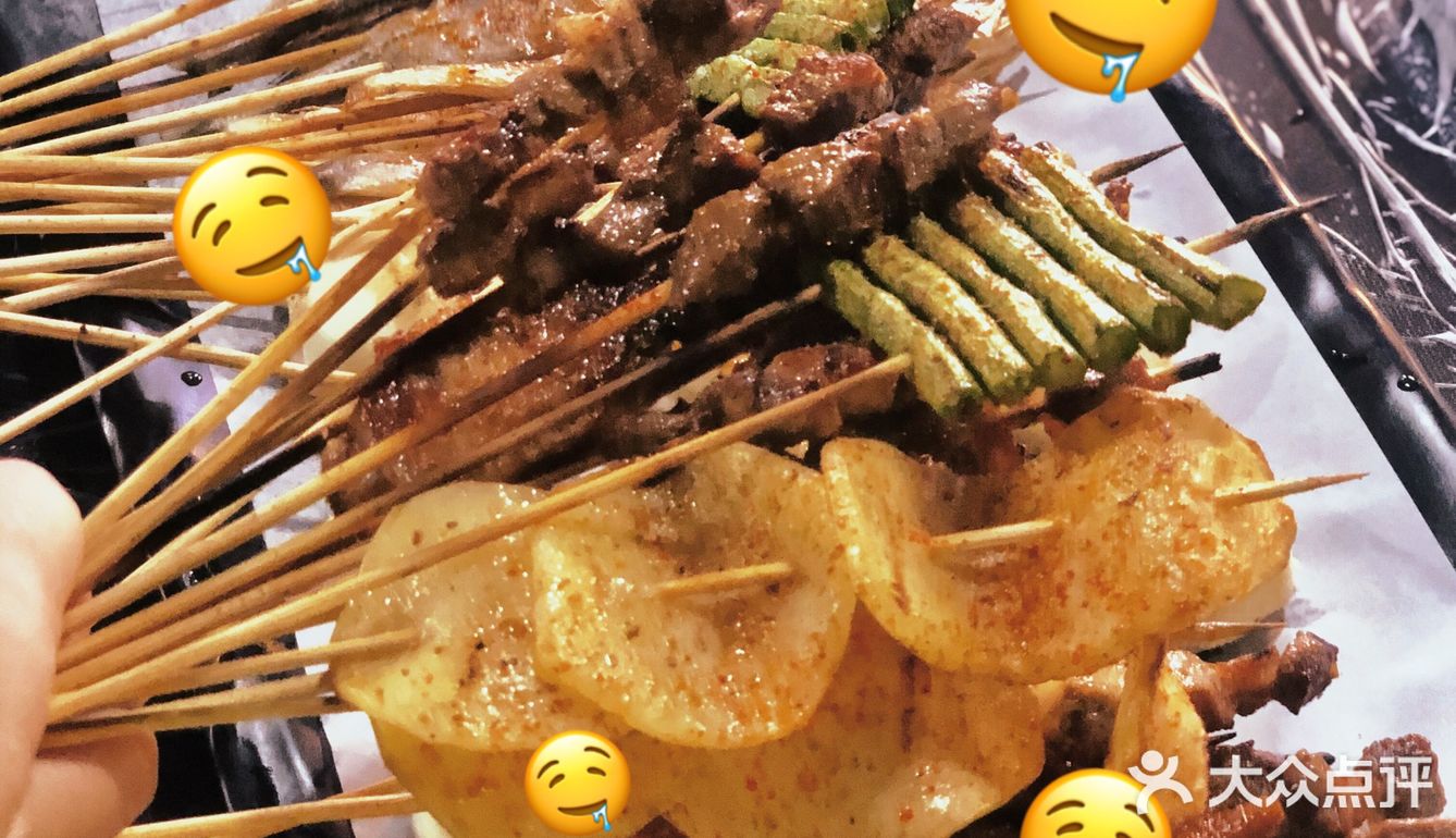 弄口里哪家最好吃｜果然下雨也挡不住烧烤的热情！