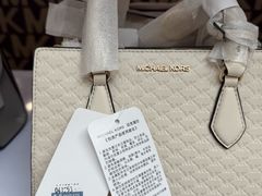 -燕莎奥特莱斯购物中心